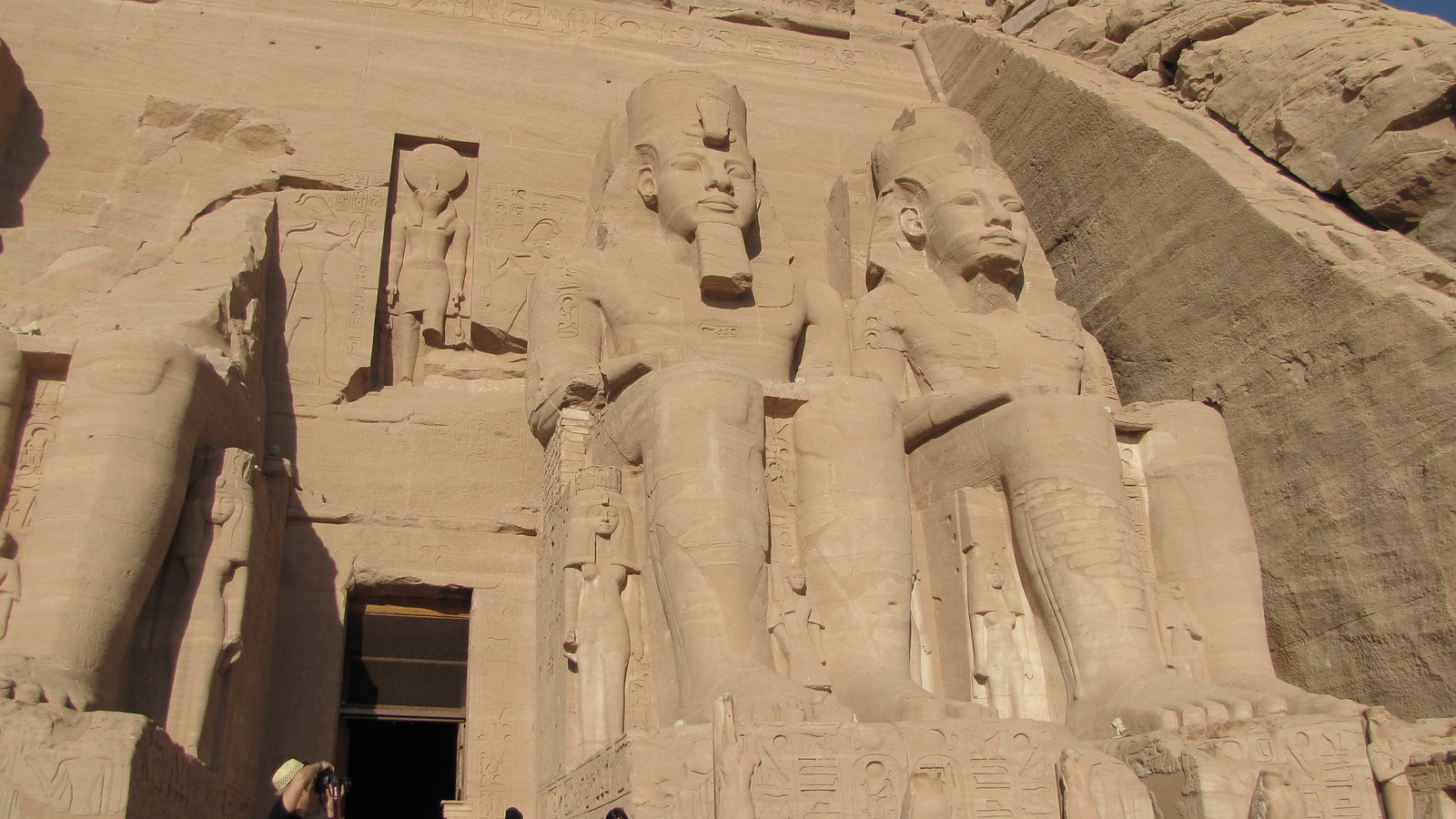 مصر: أرض الحضارات والتاريخ