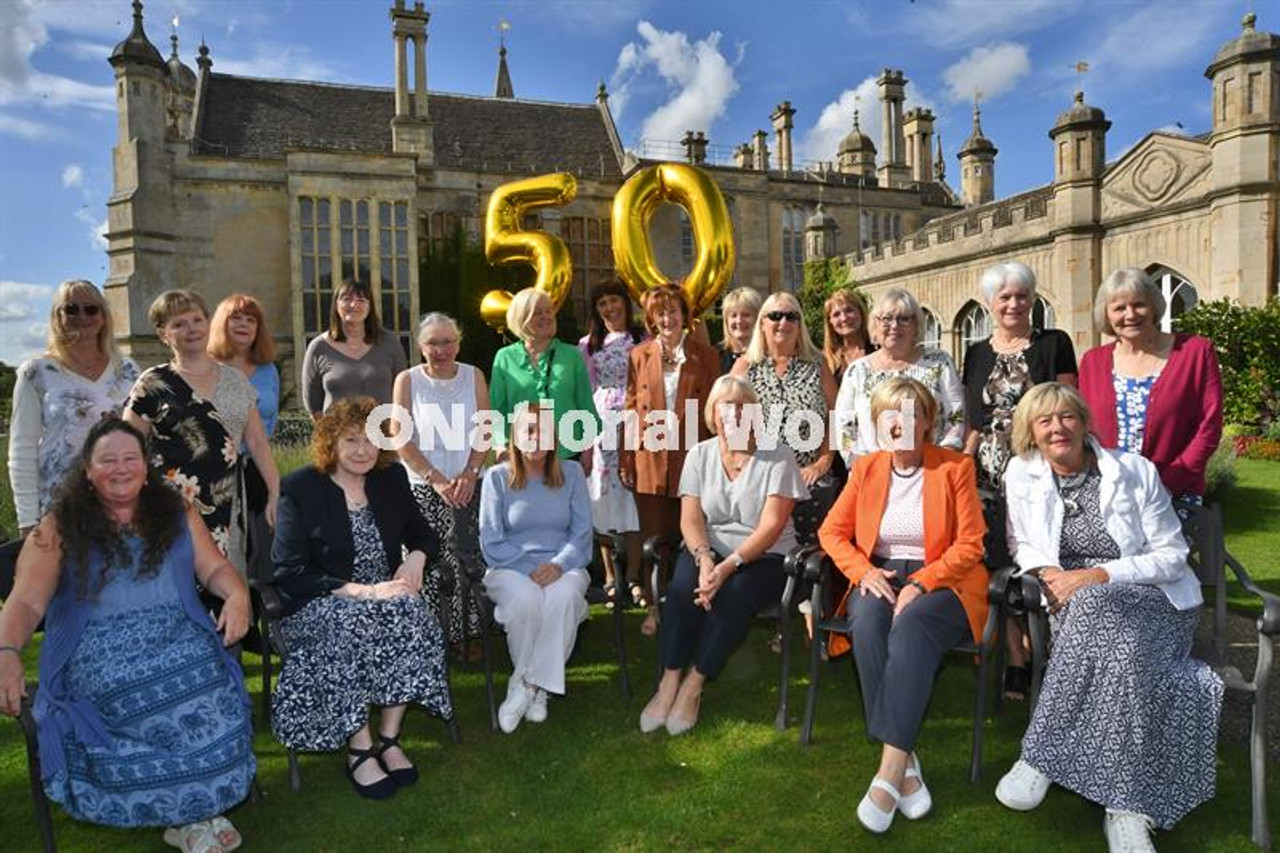 جون مانسفيلد: كاتب مؤثر في الأدب الحديث