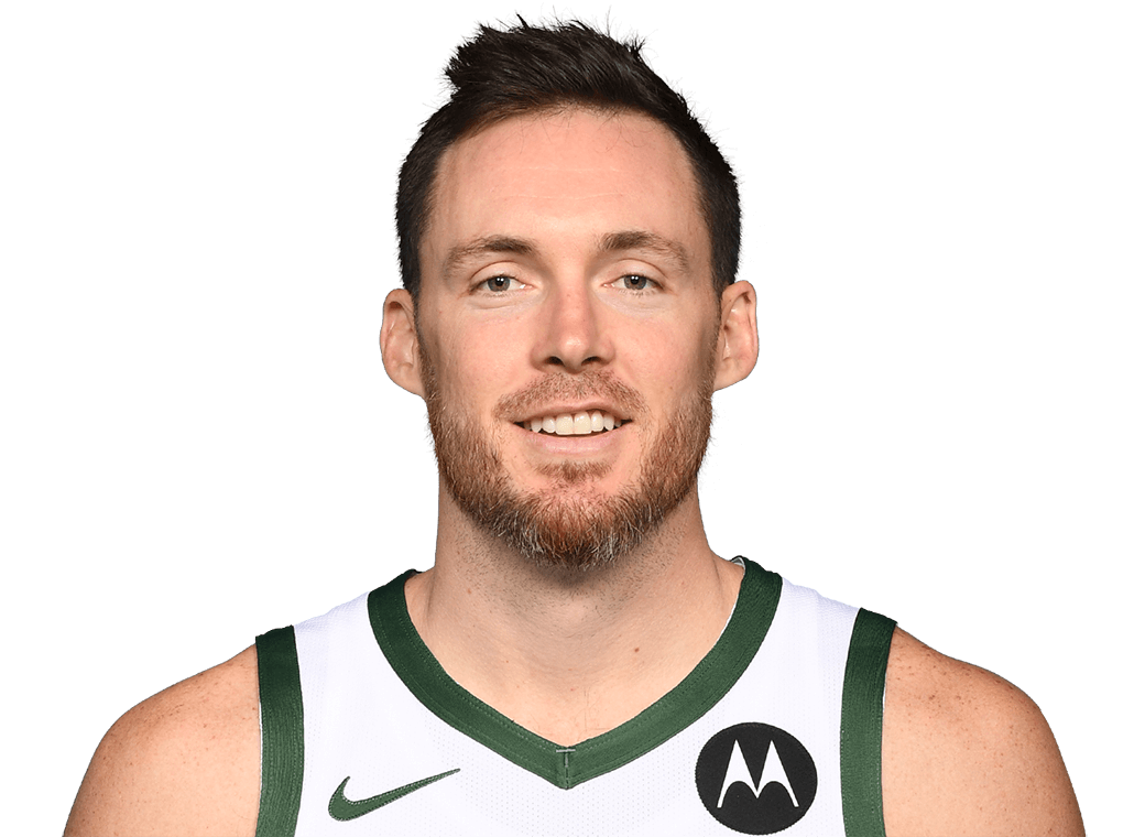 بات كوناغتون: مسيرة مهنية مبهرة في كرة السلة