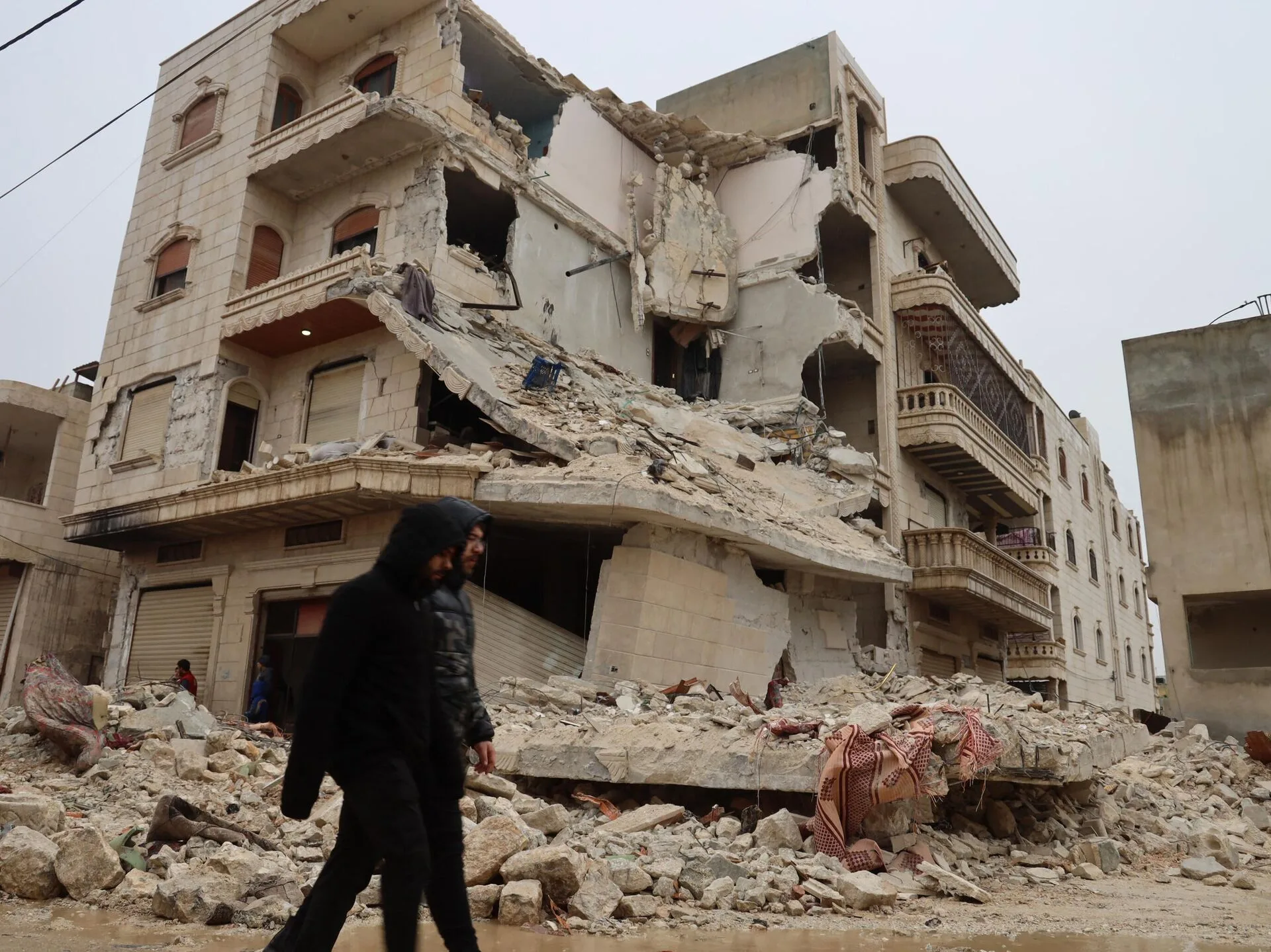 الزلزال: فهم الظاهرة وأثرها على المجتمعات