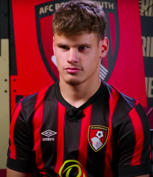 ميلوش كيركز: صعود نجم جديد في عالم كرة القدم