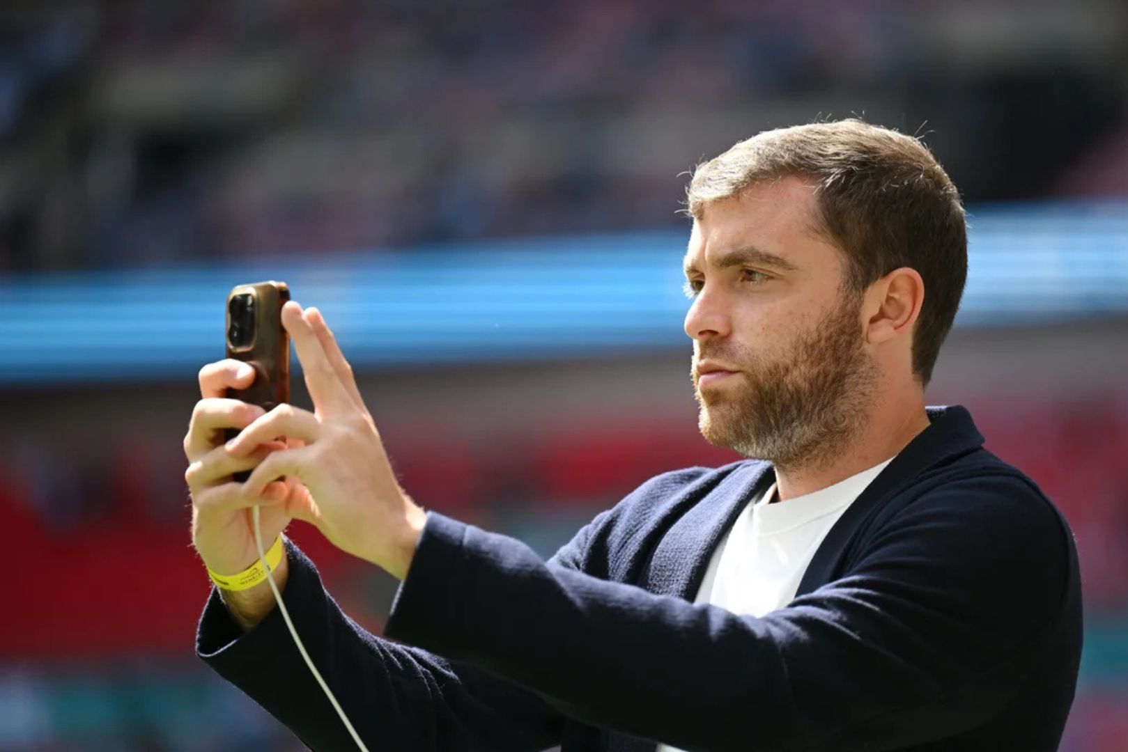 فابريزيو رومانو: ملك أخبار الانتقالات في عالم كرة القدم