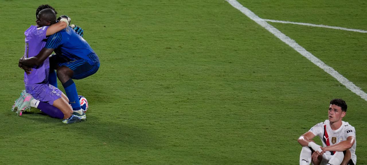 مان سيتي يواجه الهلال في مباراة مثيرة بدوري أبطال آسيا