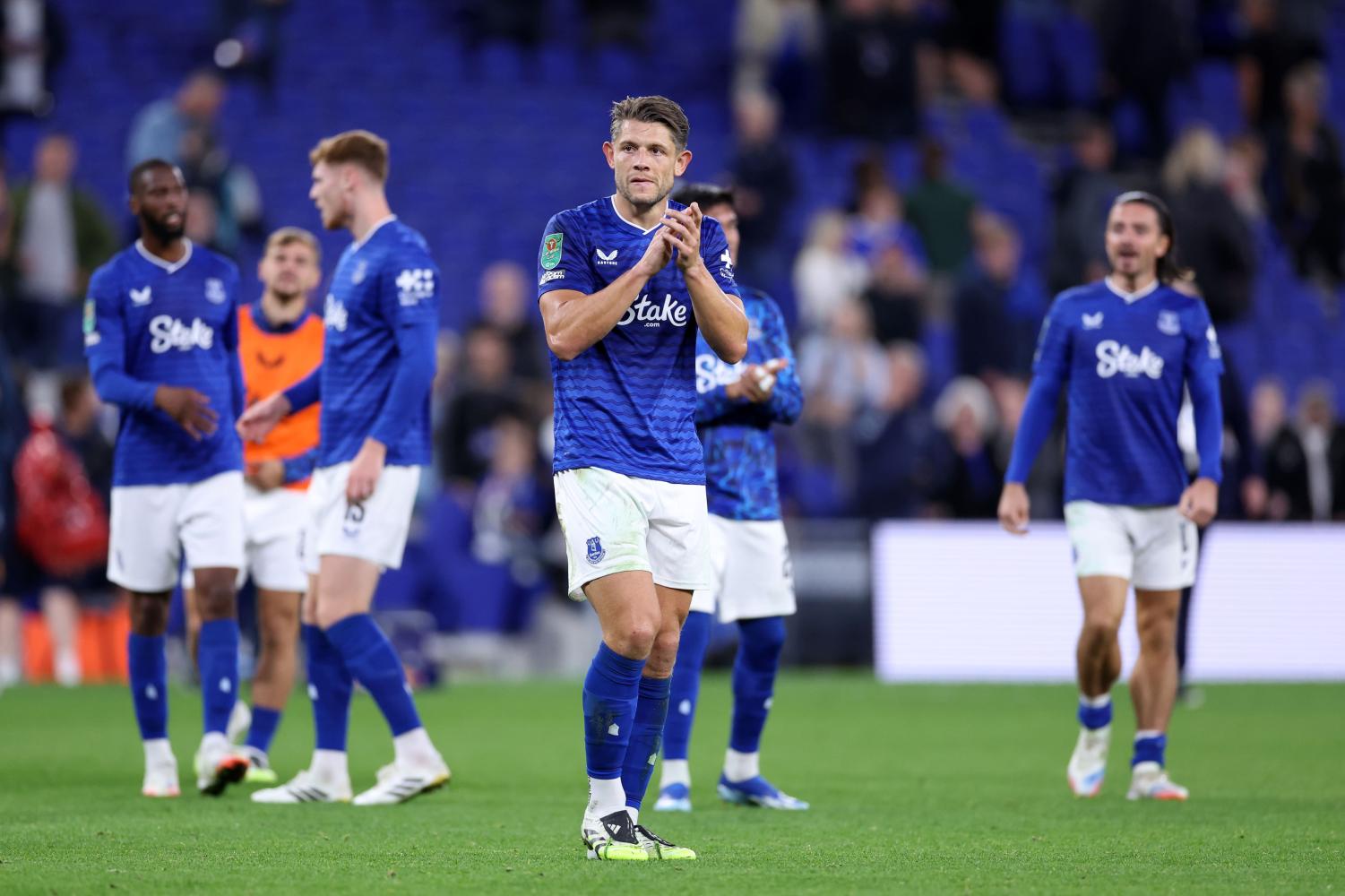 مباراة إيفرتون ضد مانسفيلد تاون: تحليل وتعليقات