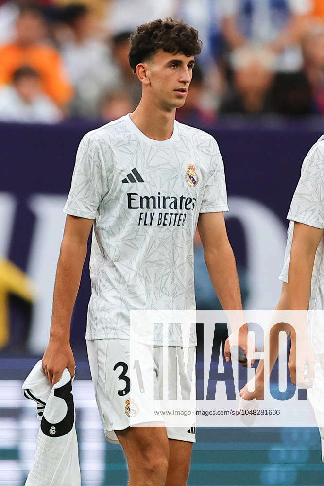 ريال مدريد: النادي الملكي وتأثيره في عالم كرة القدم
