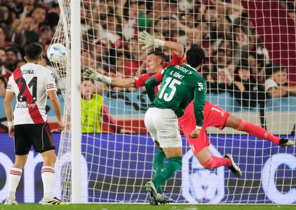 الحديث عن مباراة بالمايراس ضد ريفر بليت