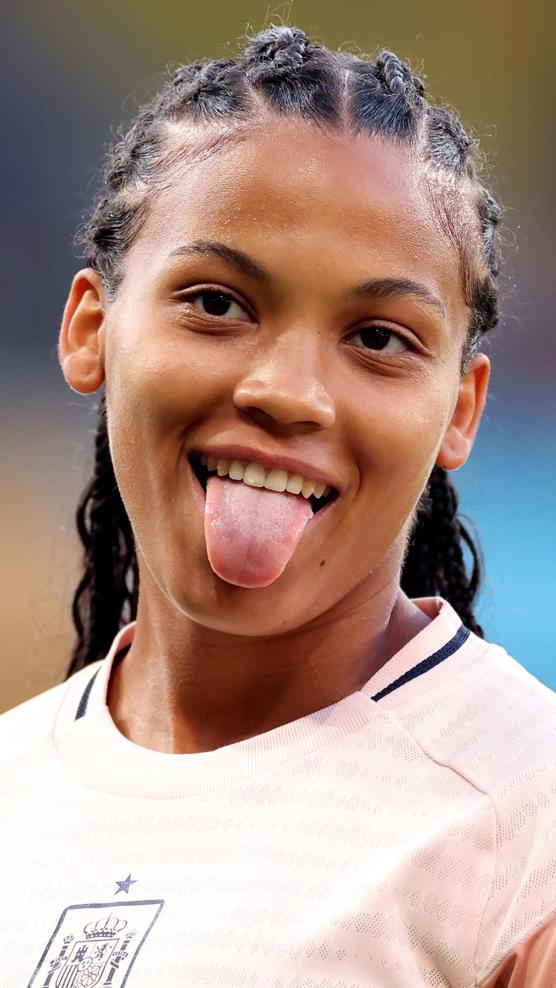 فيكي لوبيز: حققته إنجازات مذهلة في عالم كرة القدم