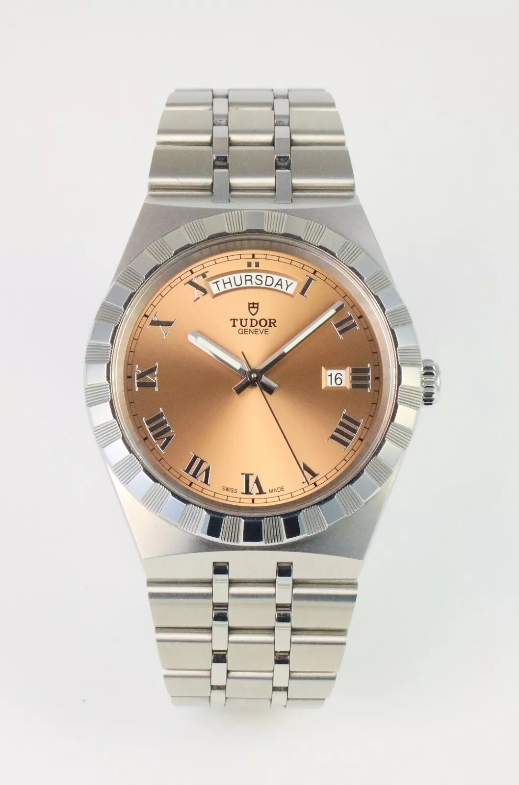 إليسا: ألبوم جديد وحفلات مرتقبة تُشعل صيف 2025