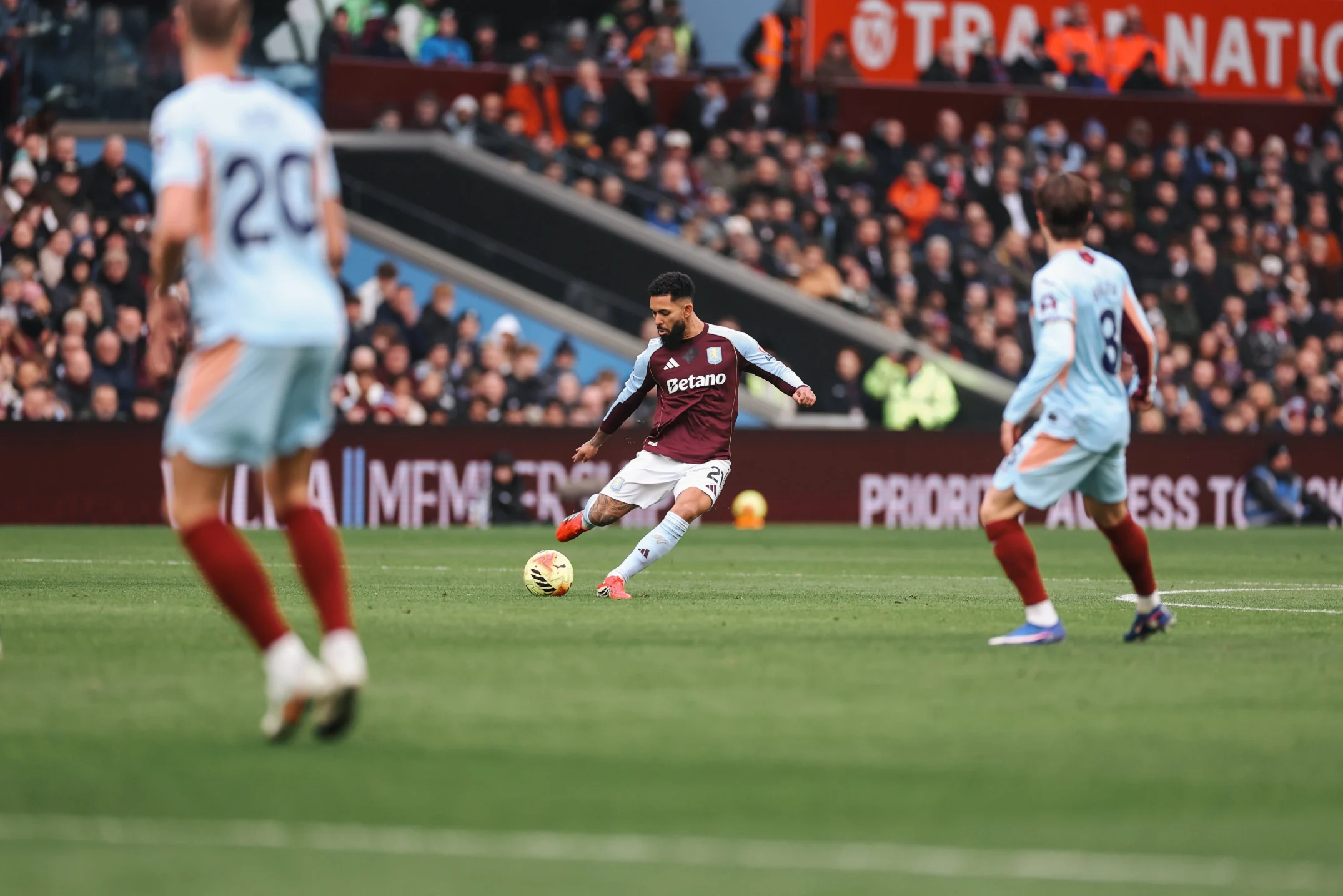 أستون فيلا ضد برينتفورد: برينتفورد يفوز 1-0 في فيلا بارك