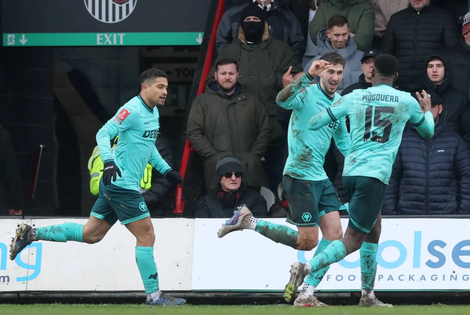 مباراة غريمسبي ضد وولفرهامبتون: أهمية وتوقعات